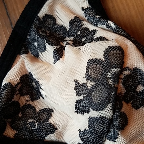 💕 PINK Victoria's Secret Lace Triangle Bralette - Picture 3 of 8